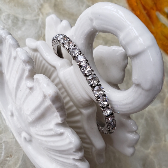 Vintage Graziano CN clear rhinestone bangle bracelet. - Picture 5 of 5